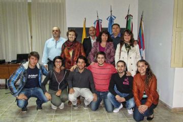 Una delegazione di giovani rivarolesi ospiti a Sunchales (da "Rivarolo Canavese Città 1863-2013", pag. 150)